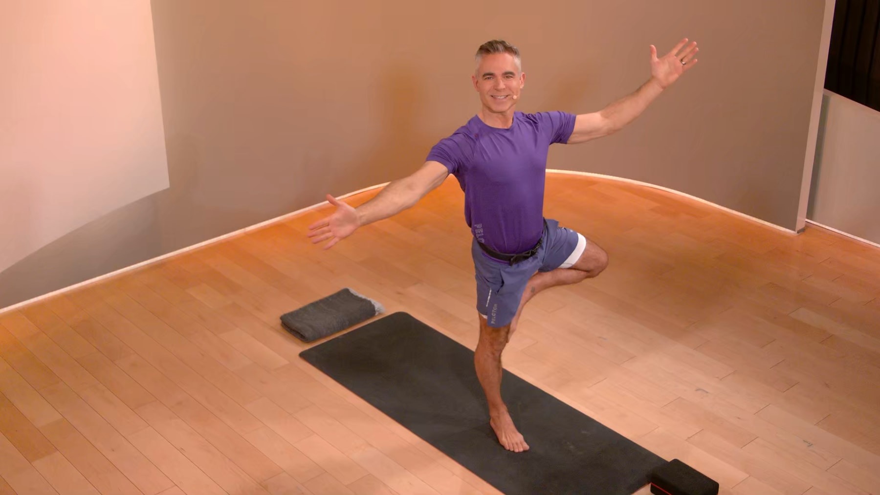 30 min Grounded Yoga Flow