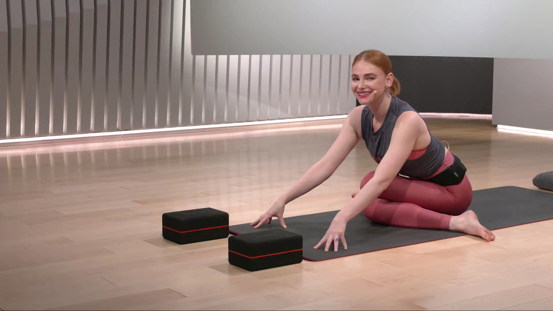 45 min Focus Flow: Hips