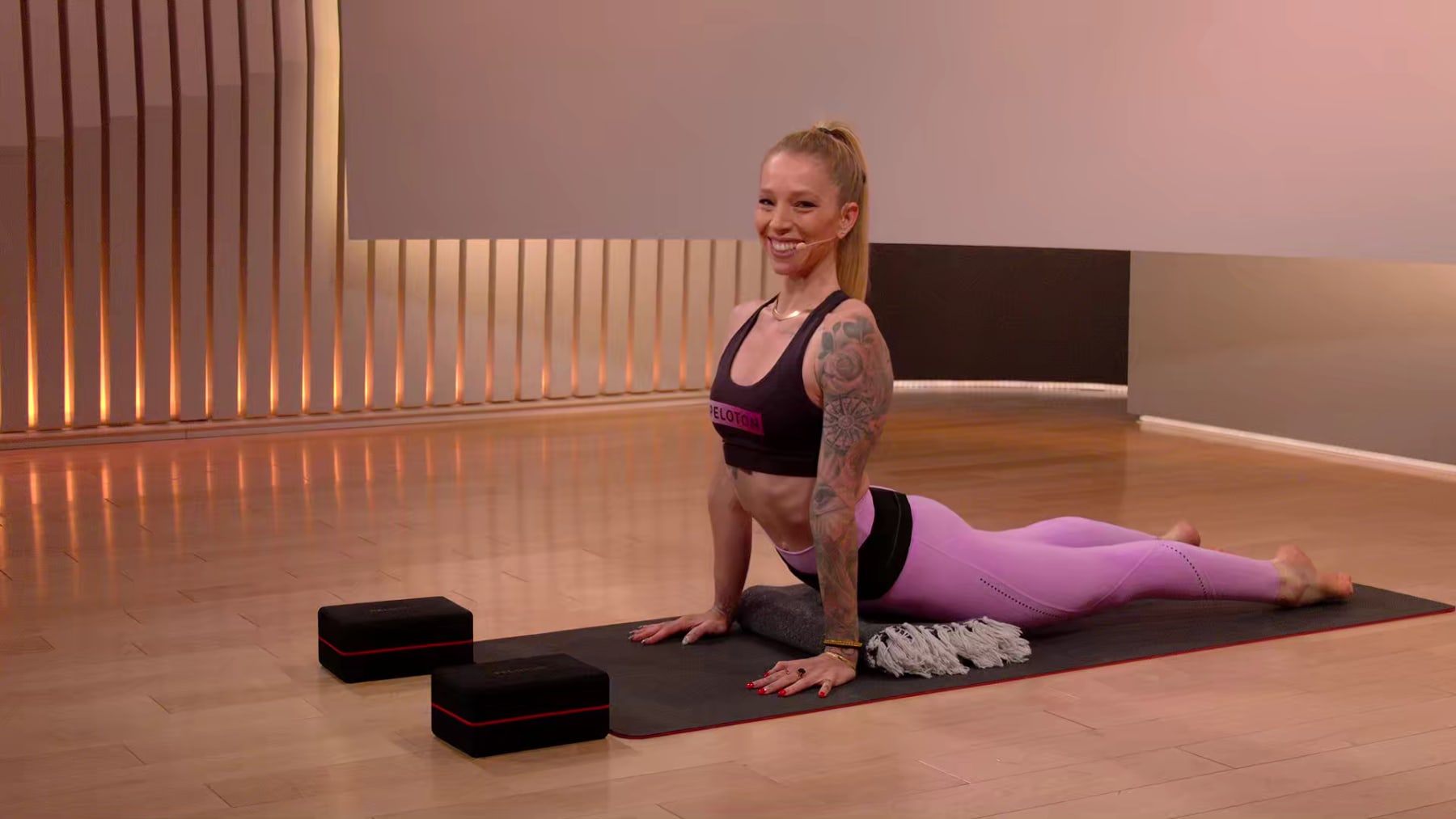 20 min Focus Flow: Upward Facing Dog