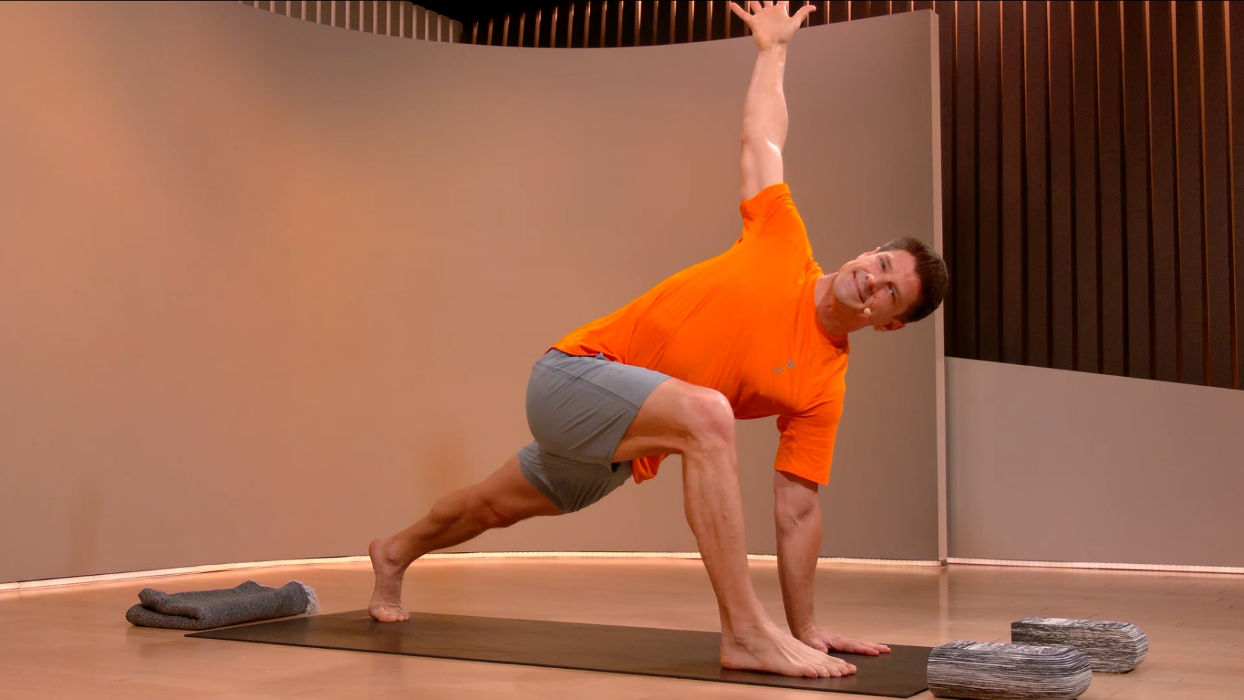 30 min 90s Yoga Flow