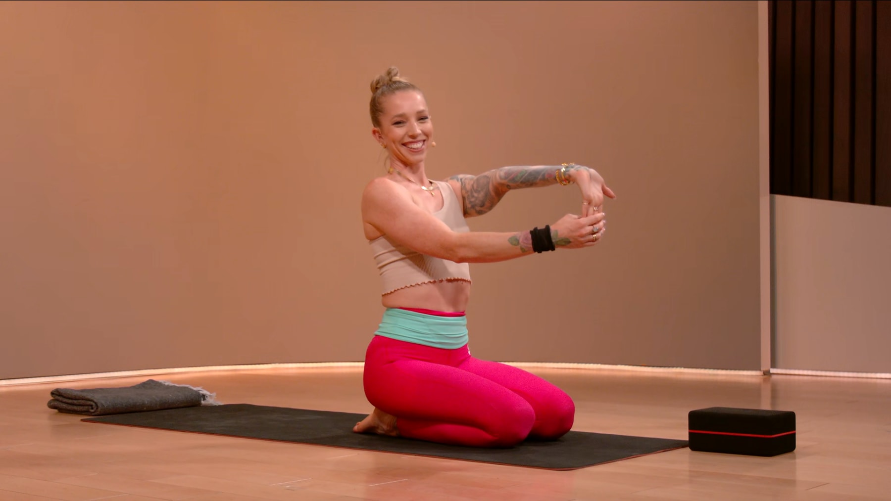 10 min Focus Flow: Wrists