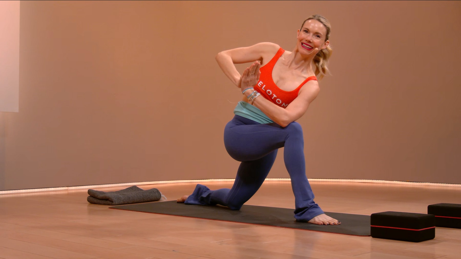 20 min Focus Flow: Twists