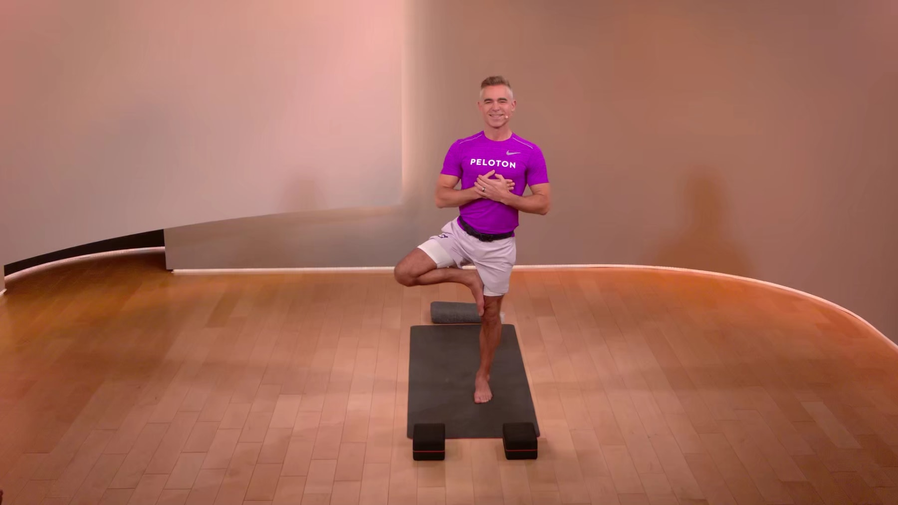 30 min Mariah Carey Yoga Flow