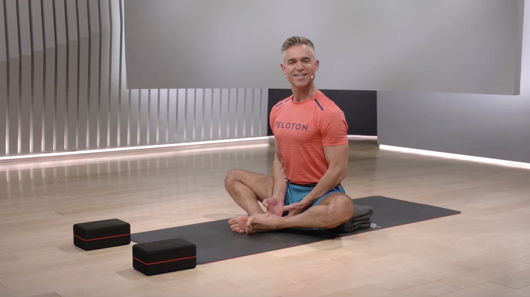 10 min Focus Flow: Floor Poses