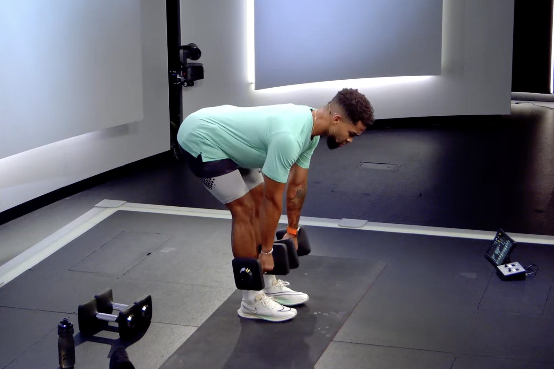 Single-Leg Deadlift - Glute Strengthening Exercises for Runners 