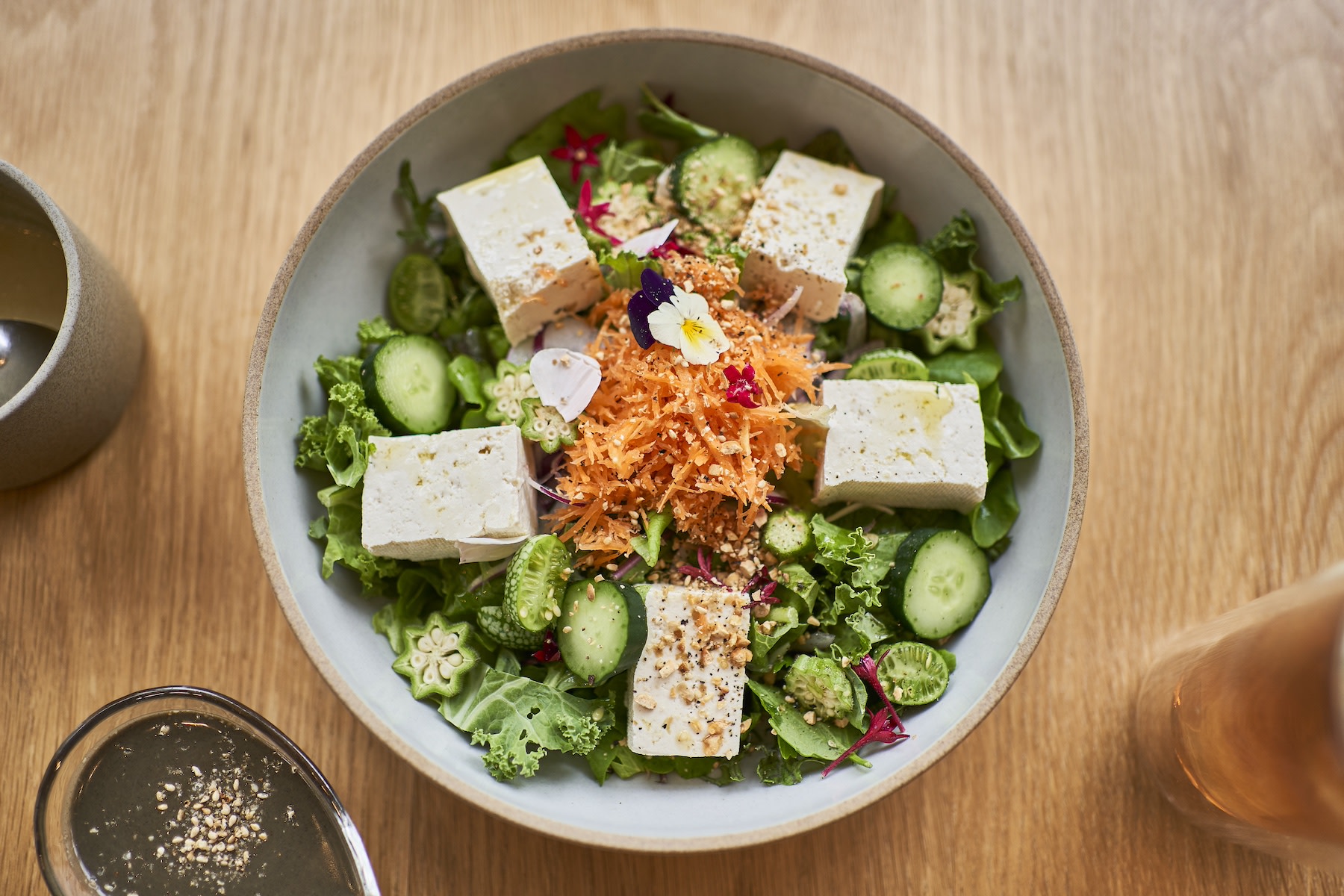 A bowel with tofu (a lean protein) with fresh vegetables.