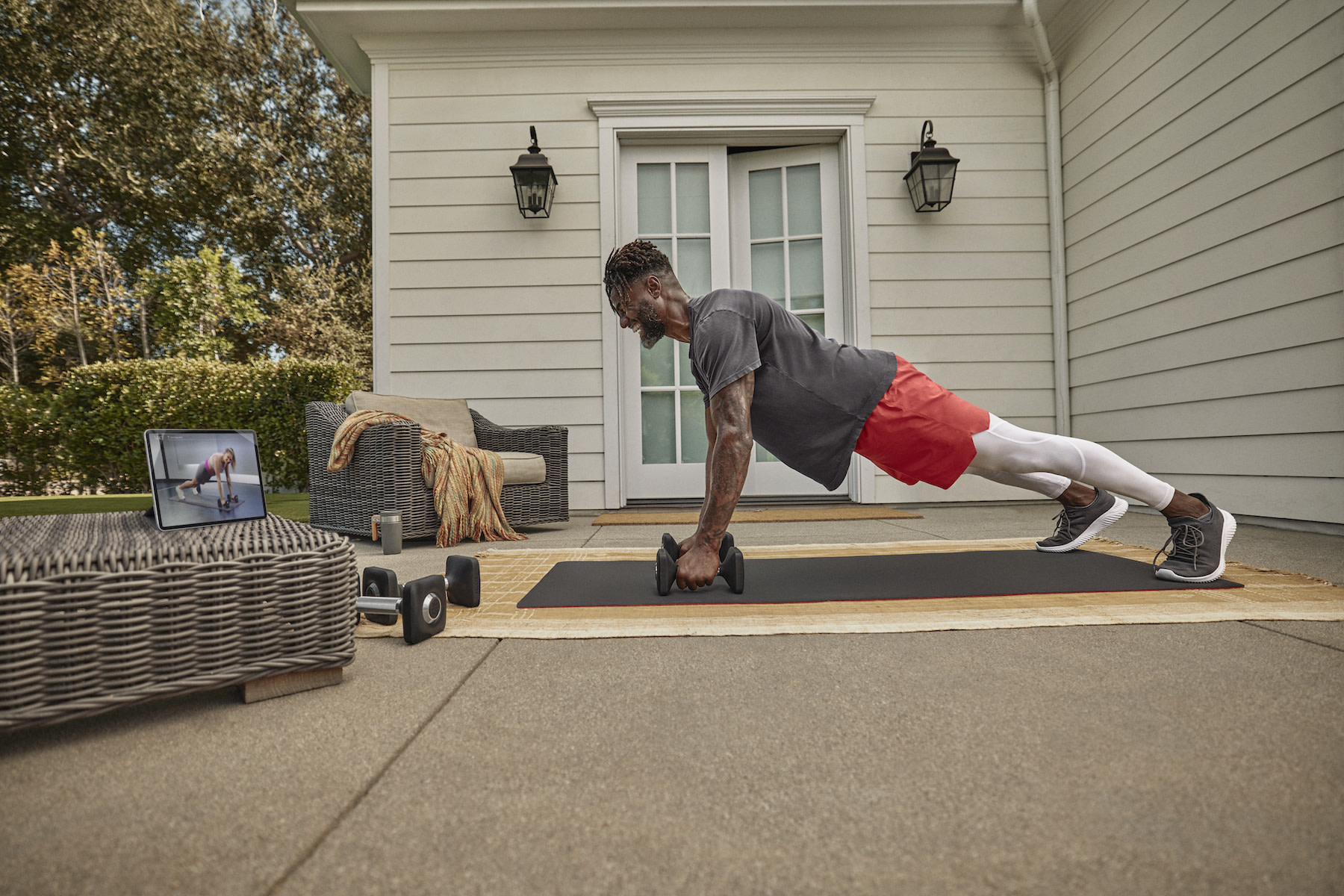 Hybrid workouts: why gym-home exercise blend can boost fitness success