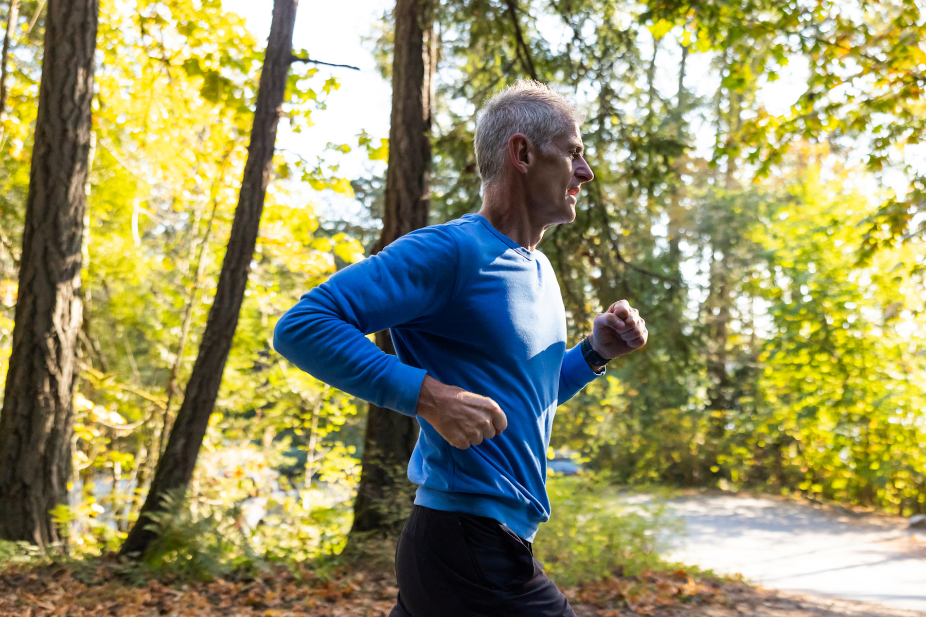 Man runs outside, the best running tips