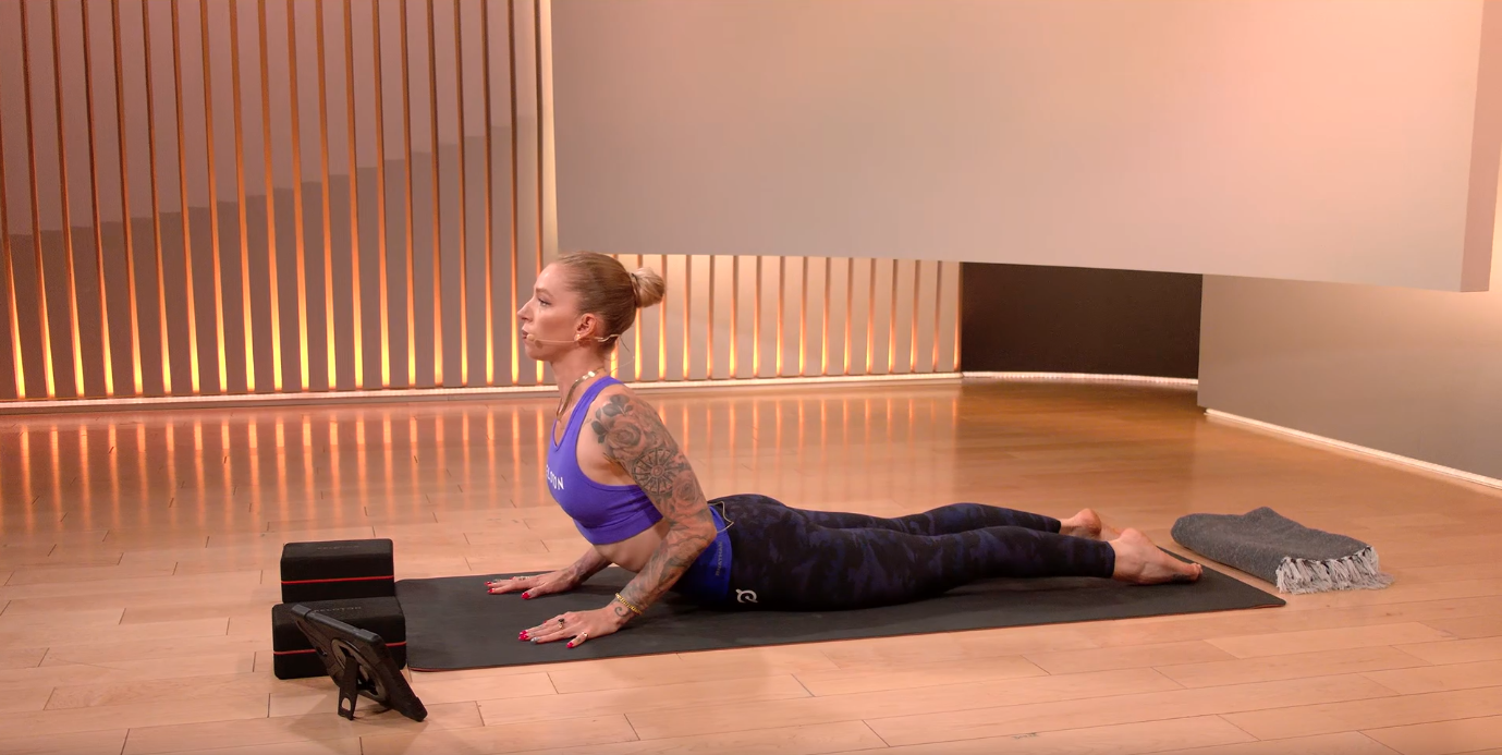 Kirra Michel teaching a yoga class