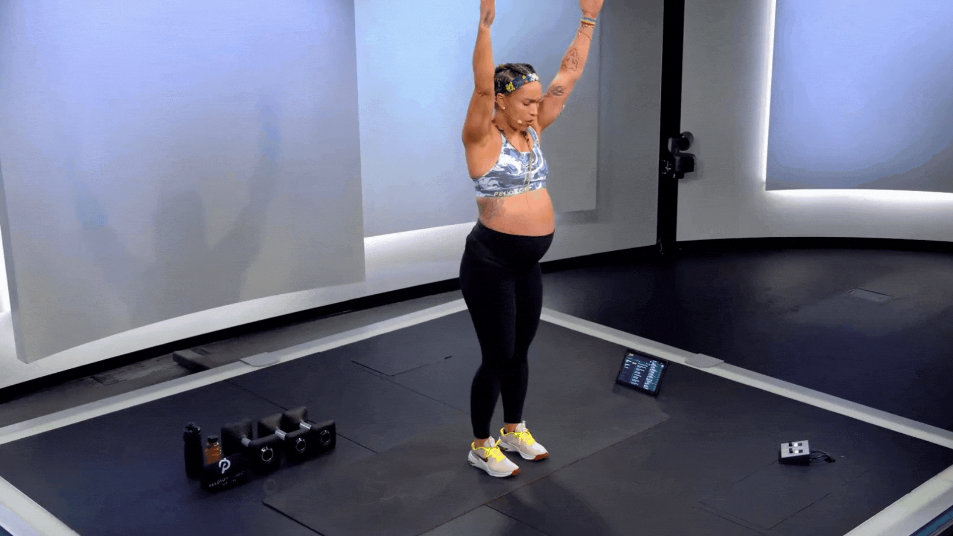 Robin Arzón doing reverse lunges