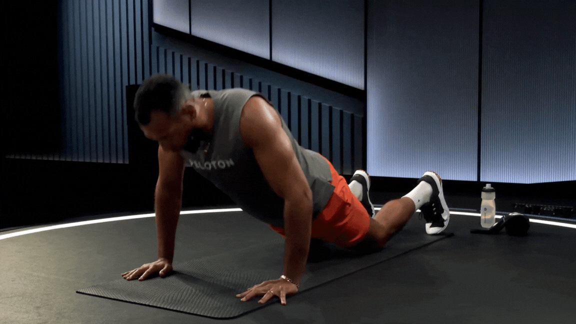GIF of Jermaine Johnson doing Modified push-up 