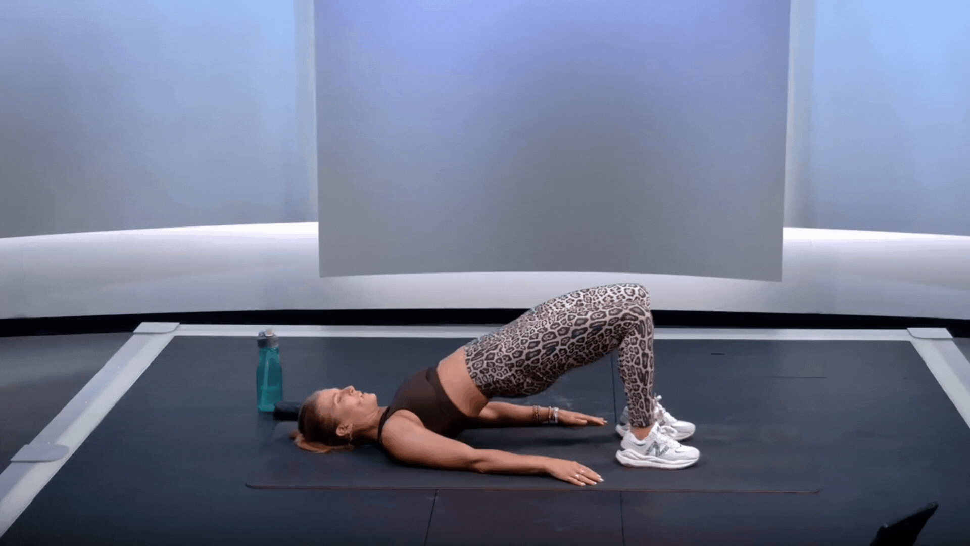 Rebecca Kennedy doing hip bridges