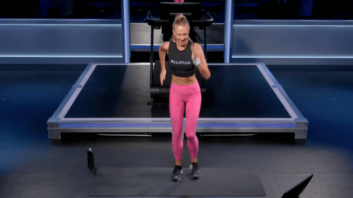 Becs Gentry GIF alternating side lunges