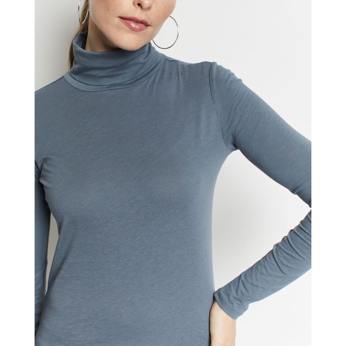 LONG-SLEEVE TURTLENECK JERSEY TEE