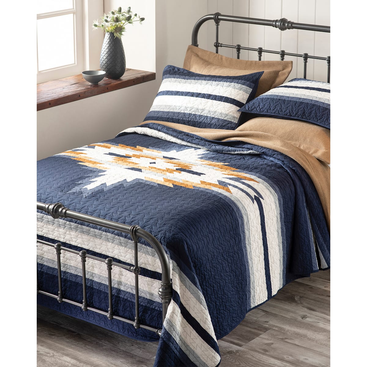 Pendleton Canyon Quilt Set, Red Multi, Queen