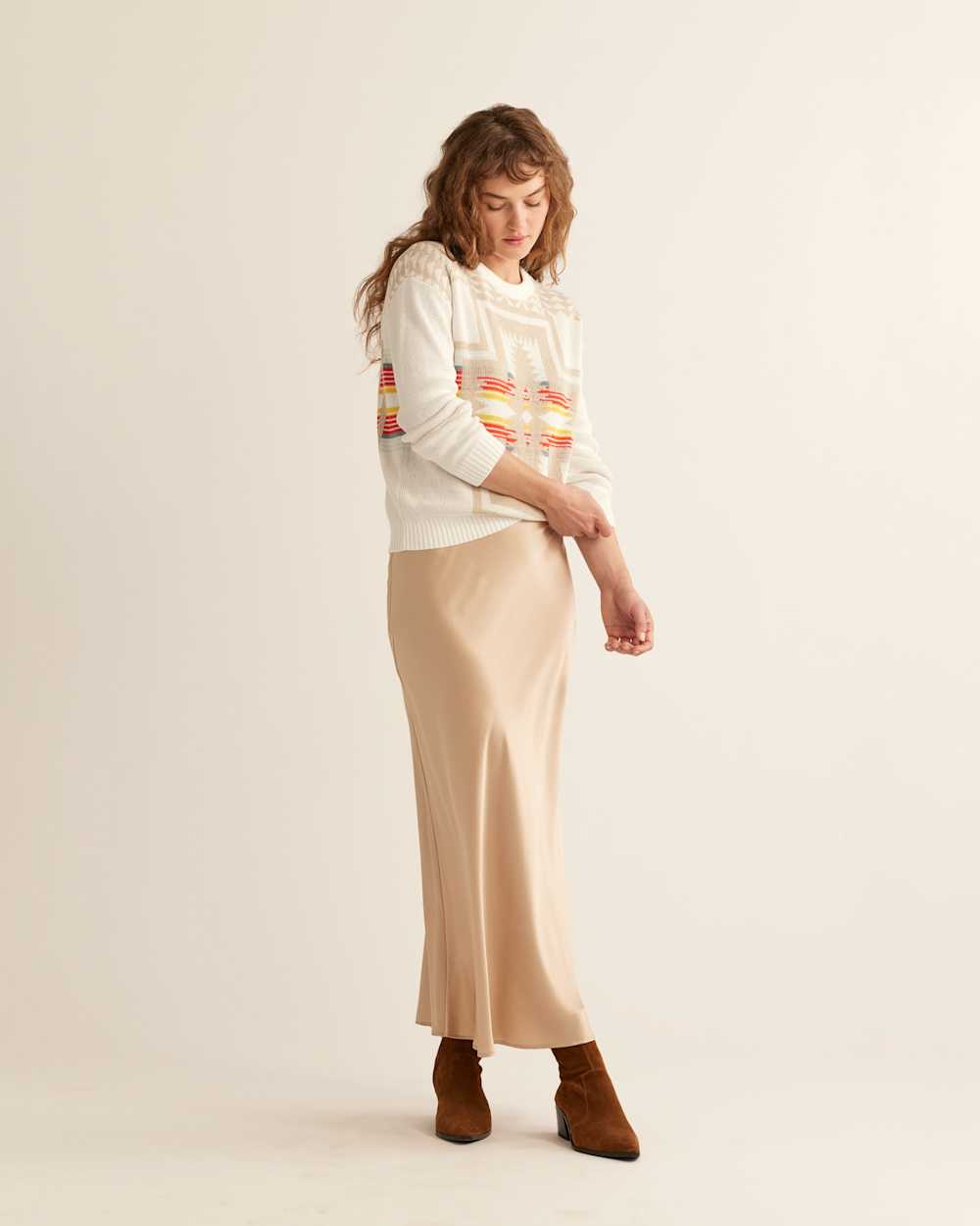 ALTERNATE VIEW OF WOMEN'S MONTERA COTTON PULLOVER IN WHITE MULTI HARDING image number 4