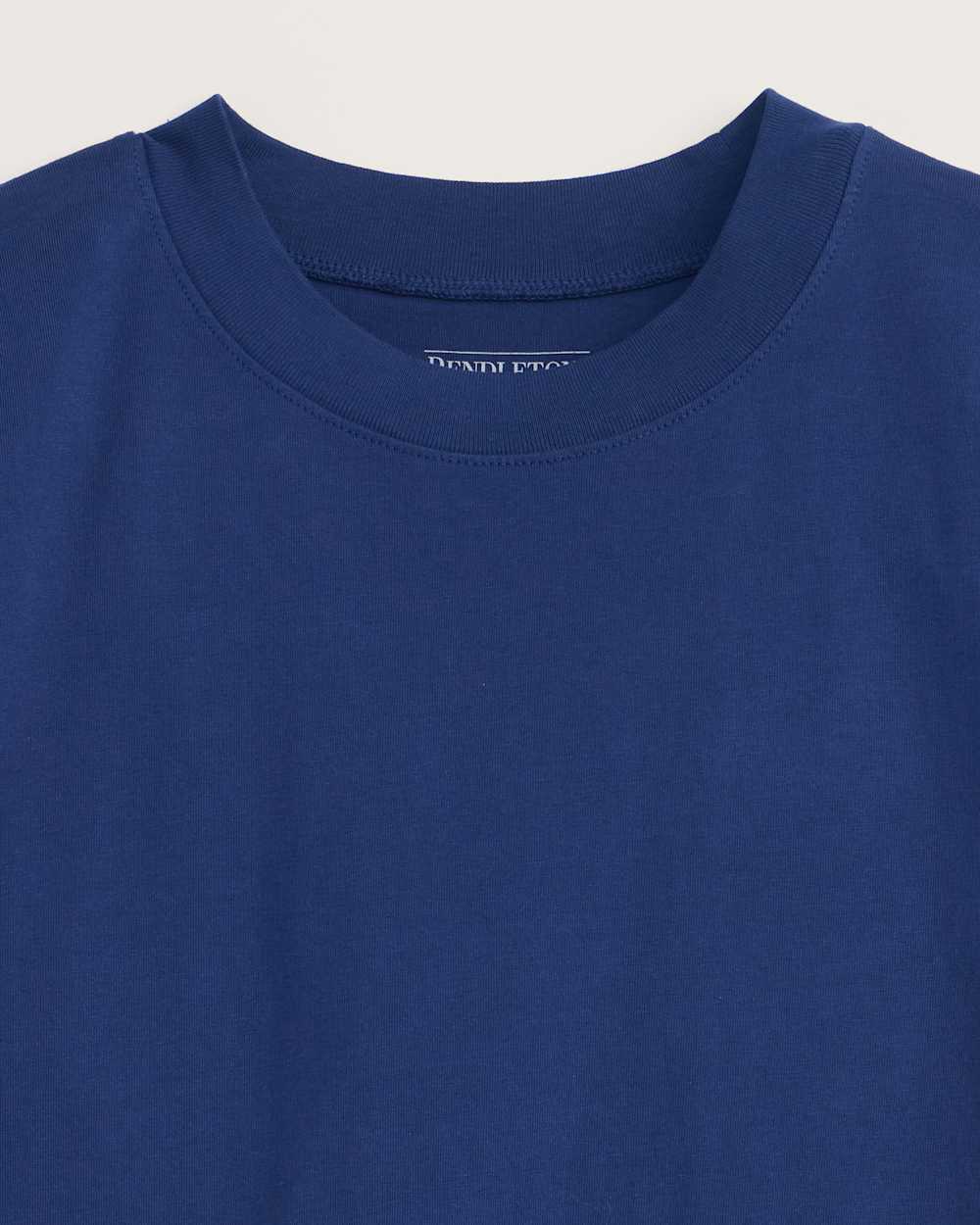 ALTERNATE VIEW OF WOMEN'S DESCHUTES TEE IN NAVY image number 2