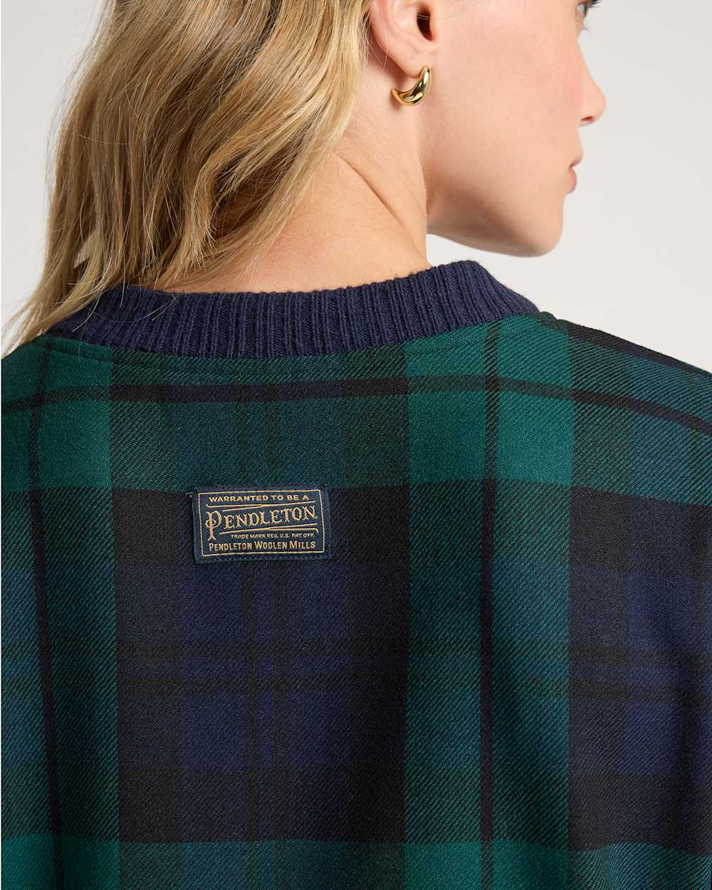 ALTERNATE VIEW OF WOMEN'S EAGLE RIVER WOVEN WOOL CARDIGAN IN BLACK WATCH TARTAN image number 4