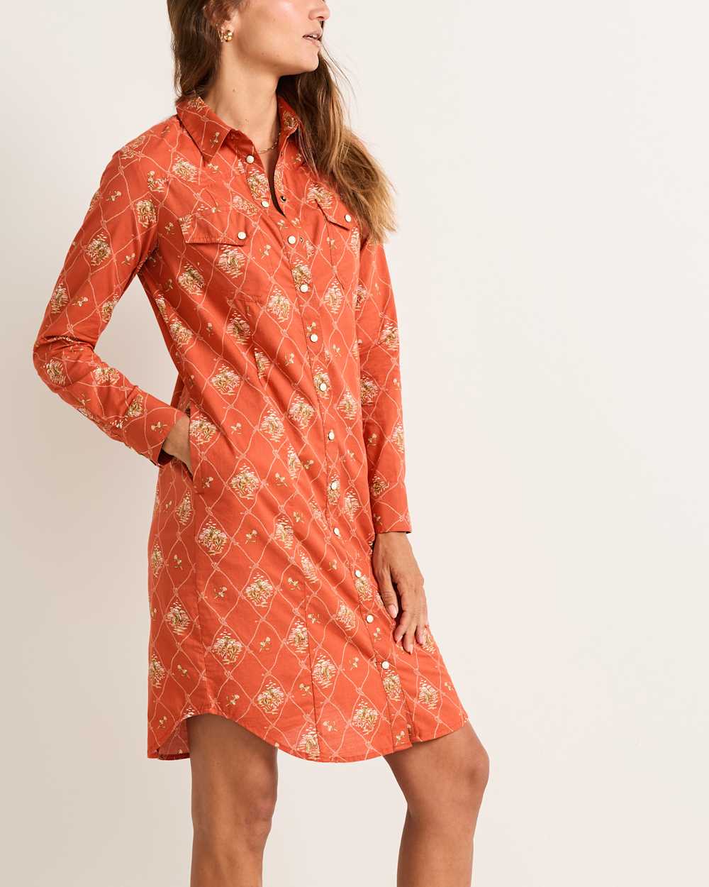 ALTERNATE VIEW OF WOMEN'S COWGIRL LATTICE GAMBLER SHIRT DRESS IN ADOBE image number 3