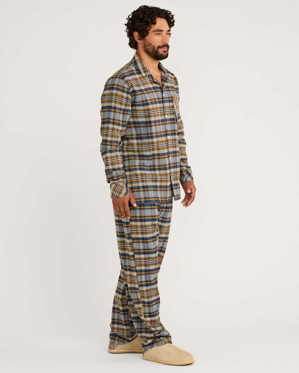 ALTERNATE VIEW OF MEN'S PLAID FLANNEL PAJAMA SET IN NAVY/OCHRE image number 2