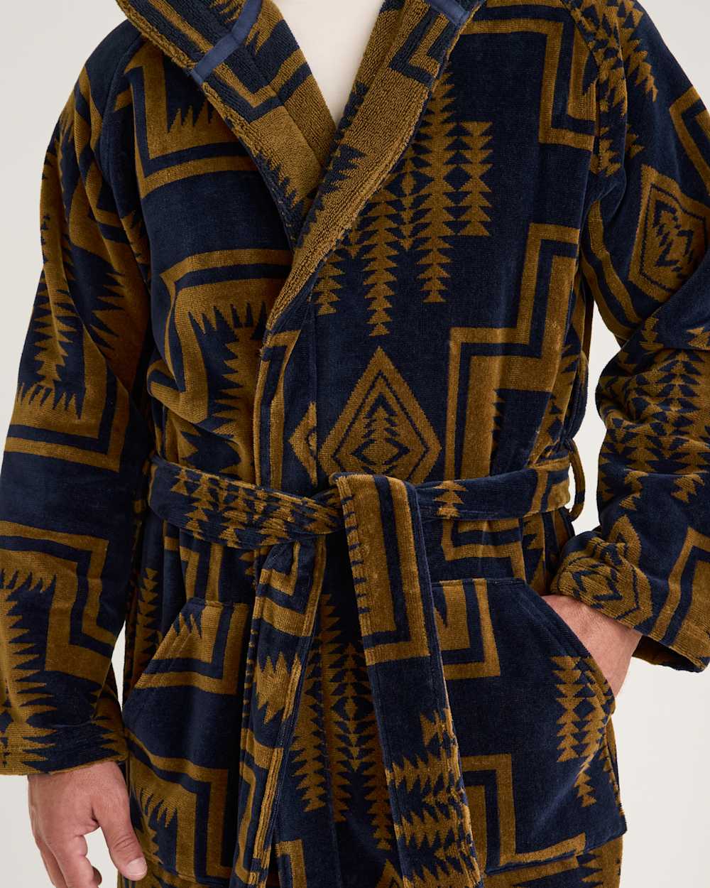 ALTERNATE VIEW OF UNISEX HARDING COTTON TERRY VELOUR ROBE IN NAVY/BRONZE image number 5