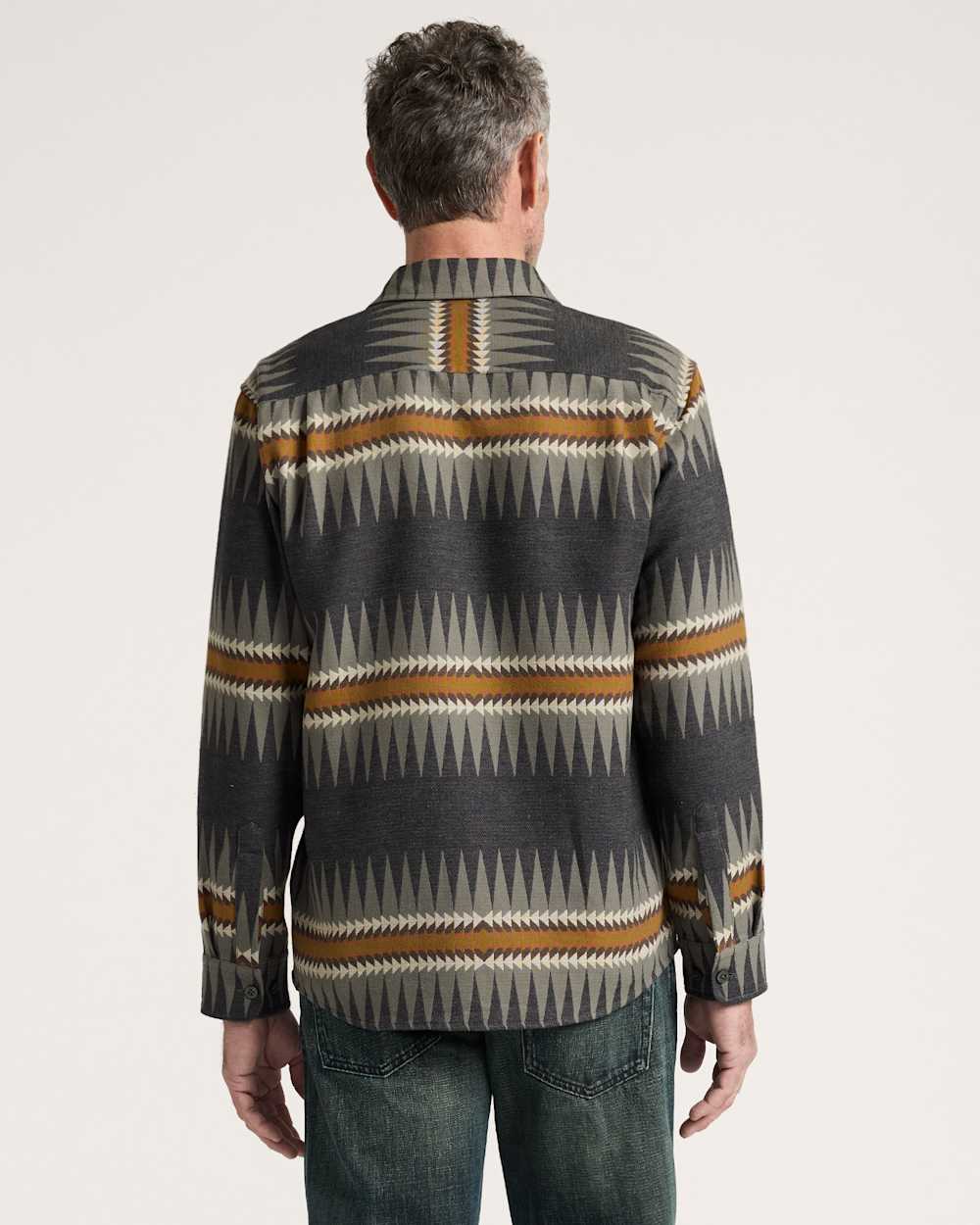 ALTERNATE VIEW OF MEN'S SAWTOOTH COTTON CHAMOIS SHIRT IN CHARCOAL image number 2