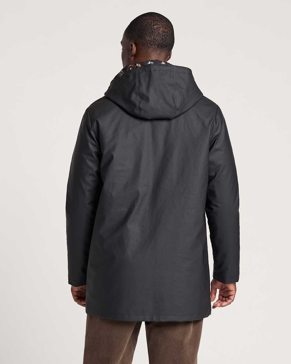 ALTERNATE VIEW OF MEN'S PACIFIC RAIN SLICKER IN BLACK image number 2