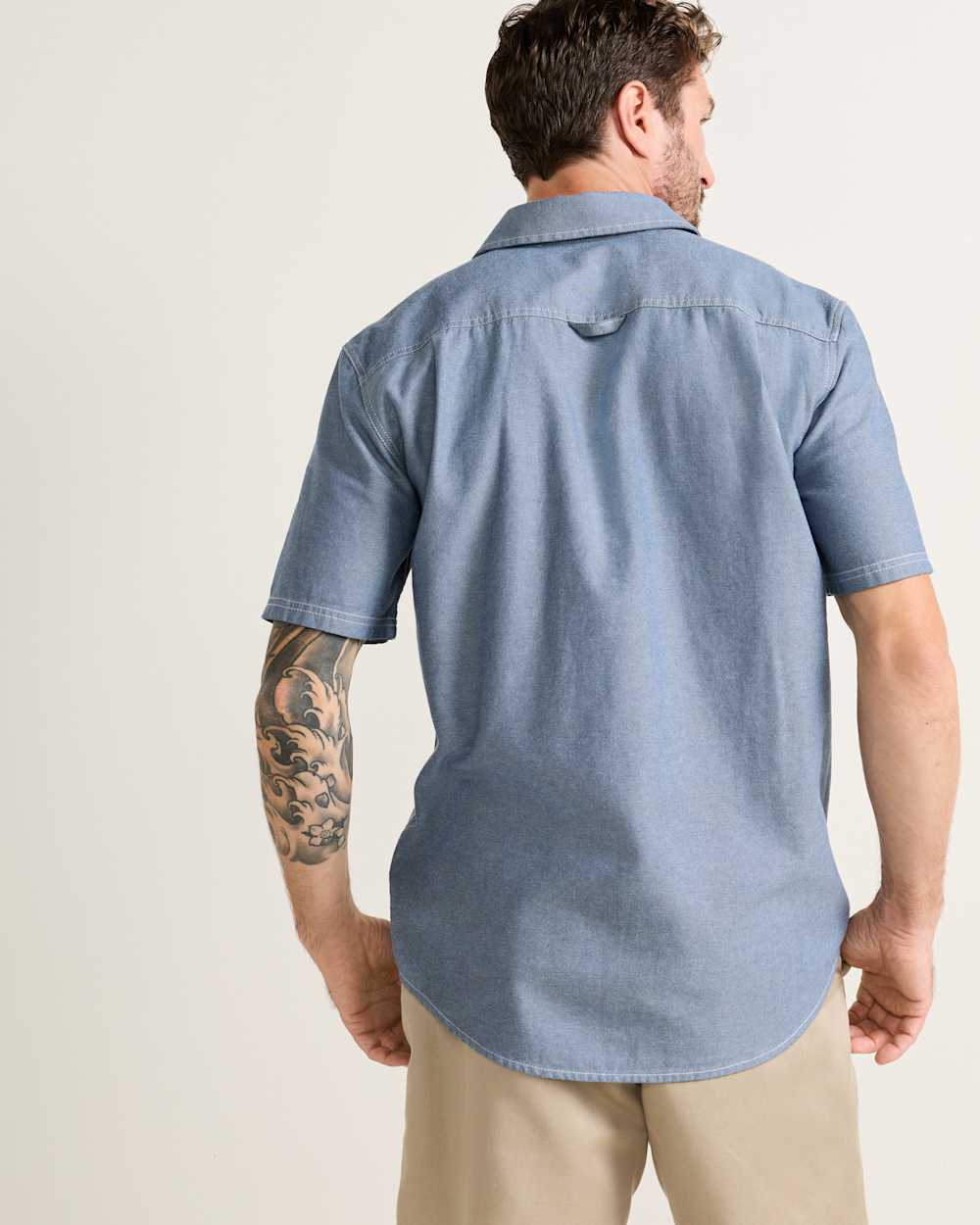 ALTERNATE VIEW OF MEN'S SHORT-SLEEVE BAYSIDE SHIRT IN BLUE image number 2