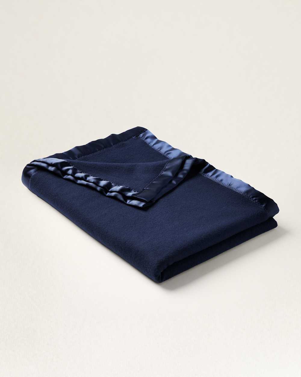 ALTERNATE VIEW OF HEIRLOOM CLASSIC MERINO BLANKET IN NAVY image number 3