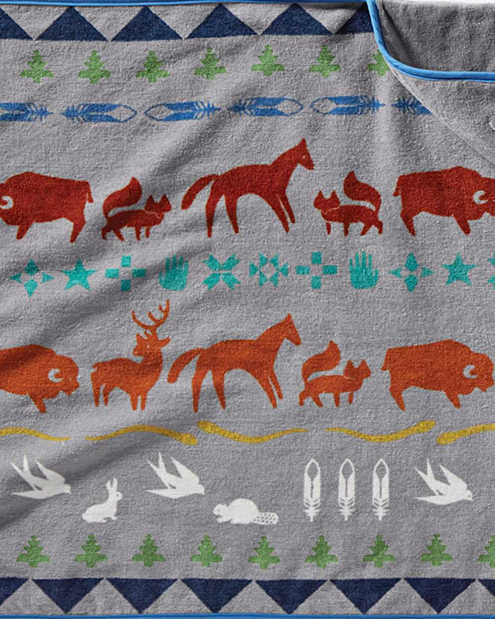 ALTERNATE VIEW OF SHARED PATHS HOODED TOWEL IN GREY image number 2
