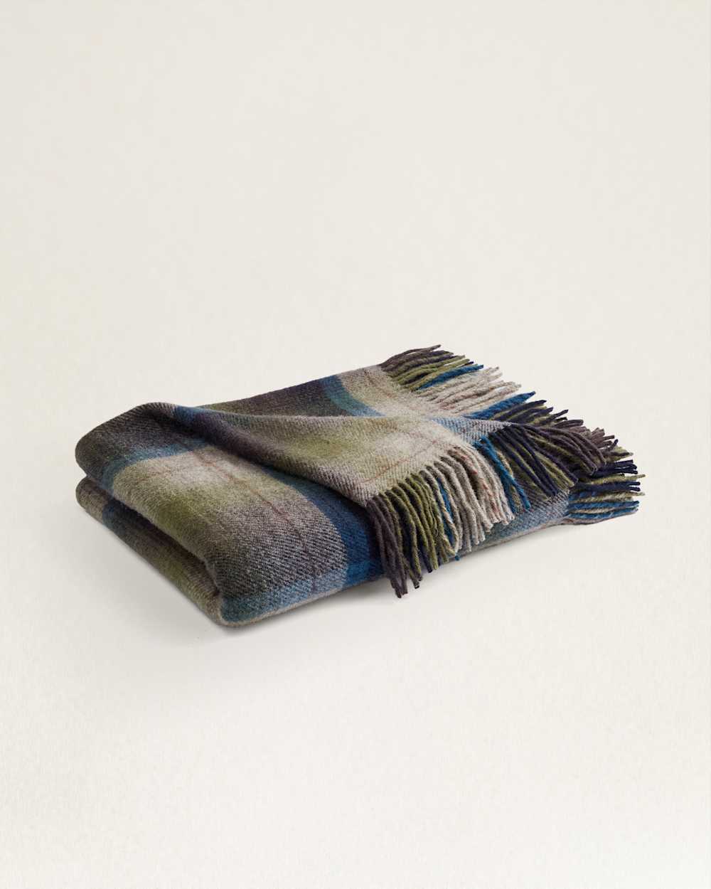 ALTERNATE VIEW OF MOTOR ROBE THROW WITH CARRIER IN HAYSTACK PLAID image number 2
