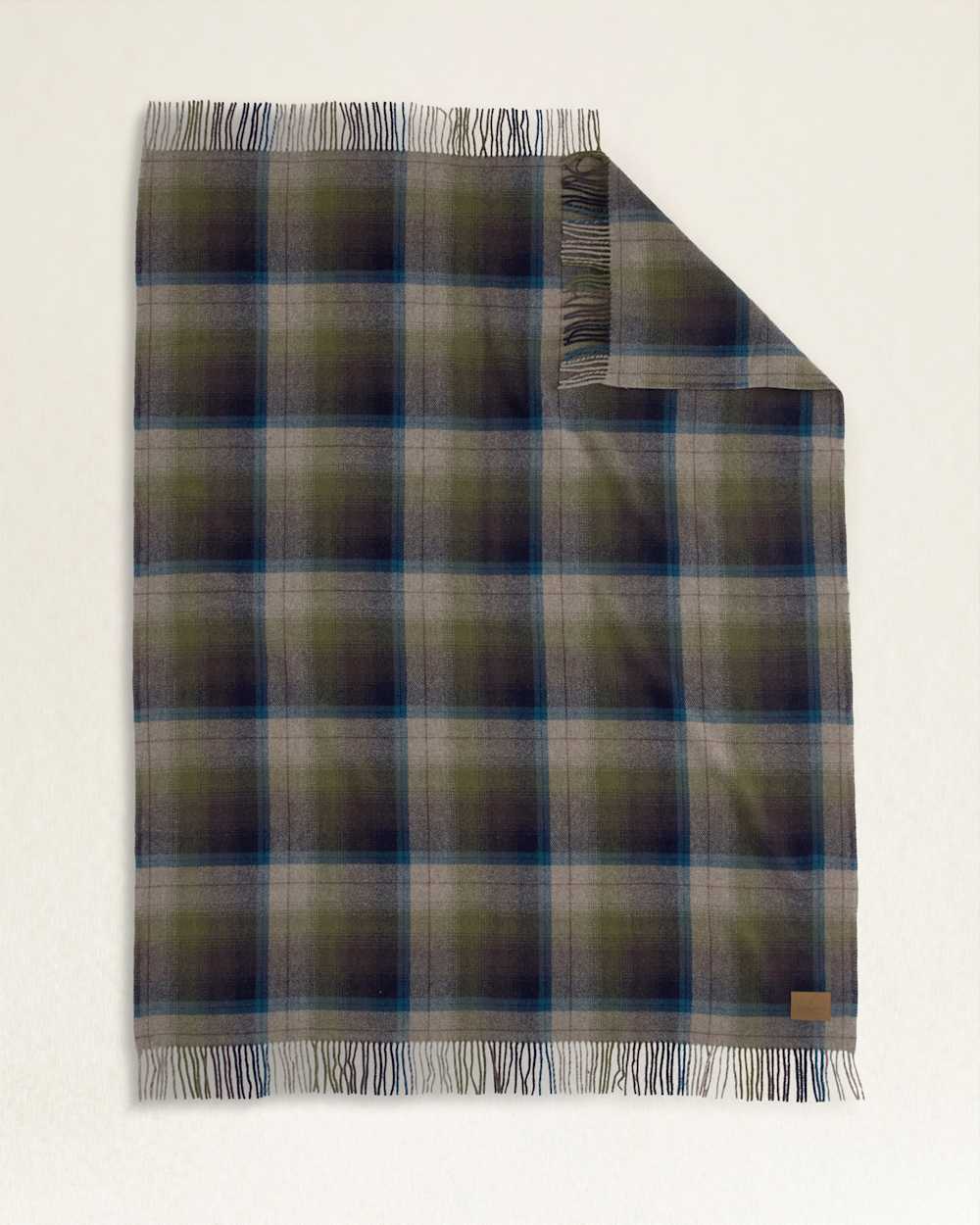 ALTERNATE VIEW OF MOTOR ROBE THROW WITH CARRIER IN HAYSTACK PLAID image number 4