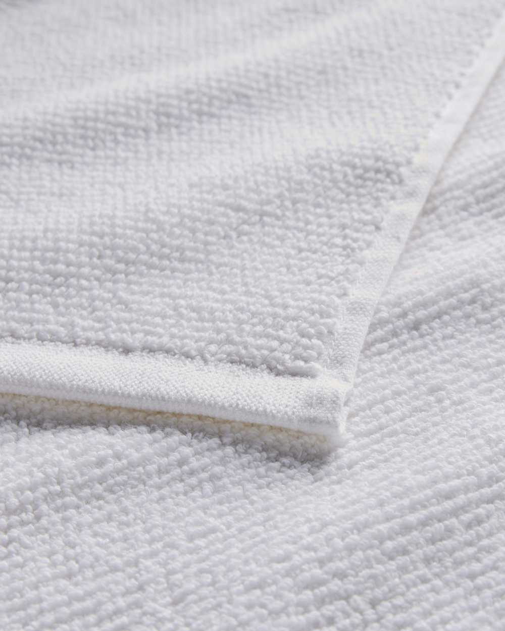 ALTERNATE VIEW OF LOS LUNAS TONAL TOWEL COLLECTION IN BRIGHT WHITE image number 2