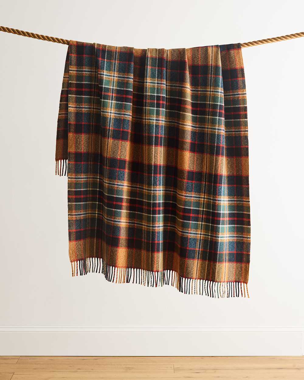 FIRESIDE THROW IN SYCAMORE GOLD/GREEN image number 1