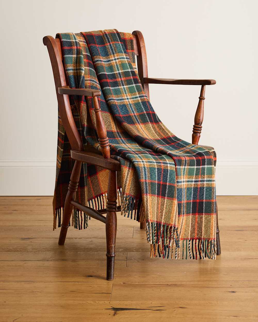 ALTERNATE VIEW OF FIRESIDE THROW IN SYCAMORE GOLD/GREEN image number 3