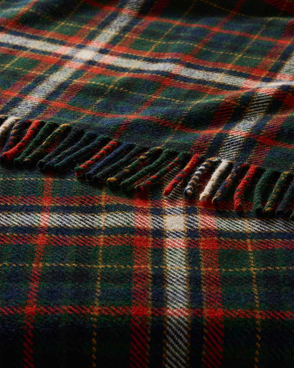 ALTERNATE VIEW OF FIRESIDE THROW IN LAUREL GREEN/RED image number 5