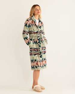 ALTERNATE VIEW OF WOMEN'S COTTON TERRY VELOUR ROBE IN SILVER BLUE HARDING STAR image number 2