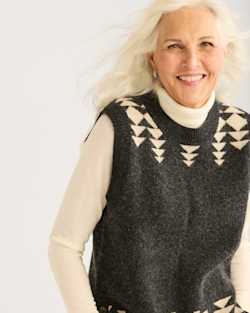 ALTERNATE VIEW OF WOMEN'S RELAXED FIT LAMBSWOOL VEST IN BLACK/IRISH CREAM image number 5