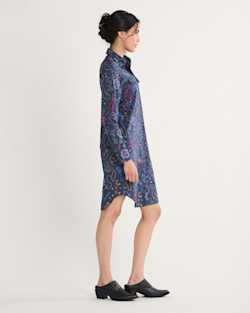 ALTERNATE VIEW OF WOMEN'S WESTERN PRINT GAMBLER SHIRT DRESS IN NAVY BRIGHTS image number 3
