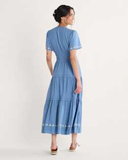 ALTERNATE VIEW OF WOMEN'S PENELOPE LINEN DRESS IN DUSTY BLUE image number 3