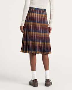 ALTERNATE VIEW OF WOMEN'S REVERSIBLE PLEATED WOOL SKIRT IN BURGUNDY/TAN PLAID image number 5