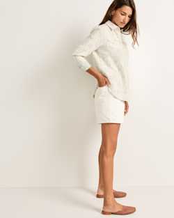 ALTERNATE VIEW OF WOMEN'S DOUBLESOFT PERFECT ONE POCKET SHIRT IN SHALE LAUREL GROVE image number 3