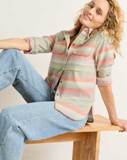 WOMEN'S STRIPE BOARD SHIRT IN SHALE/CORAL image number 1