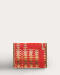 ALTERNATE VIEW OF HARDING TRIFOLD WALLET IN CHILI RED image number 2
