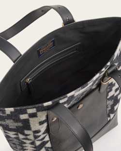 ALTERNATE VIEW OF BLUE RIDGE TOTE IN BLACK MULTI image number 3