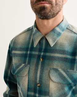 ALTERNATE VIEW OF MEN'S PLAID BOARD SHIRT IN IVORY/TEAL OMBRE image number 4