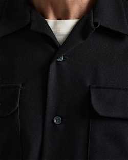 ALTERNATE VIEW OF MEN'S BOARD SHIRT IN BLACK image number 4