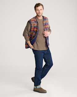 ALTERNATE VIEW OF MEN'S PENDLETON UK HARDING REVERSIBLE QUILTED VEST IN NAVY image number 4