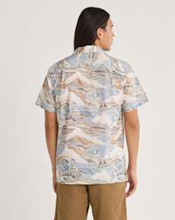 ALTERNATE VIEW OF MEN'S ALOHA COTTON CAMP SHIRT IN PACIFIC LANDSCAPE image number 2