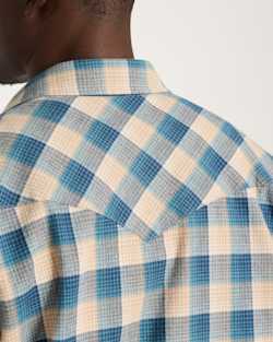 ALTERNATE VIEW OF MEN'S PLAID SNAP-FRONT WYATT COTTON SHIRT IN TAN/BLUE image number 4